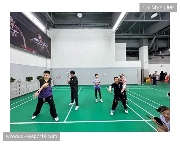羽毛球训练营与学校合作开展课后训练班，羽毛球培训班介绍