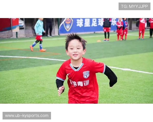 足球联赛推动俱乐部青训的产学研合作与资源整合，足球俱乐部青训简介